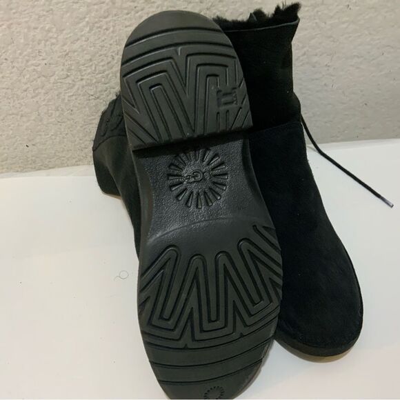 Ugg Naiyah Lace Back Genuine Shearling Boot Black Suede Size 7/38 1020144 - Picture 11 of 14